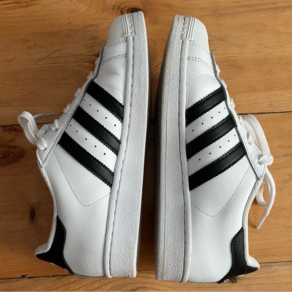 Adidas Original Superstar White Leather Three Stripe Sneakers Black Women's 6 - Picture 4 of 11